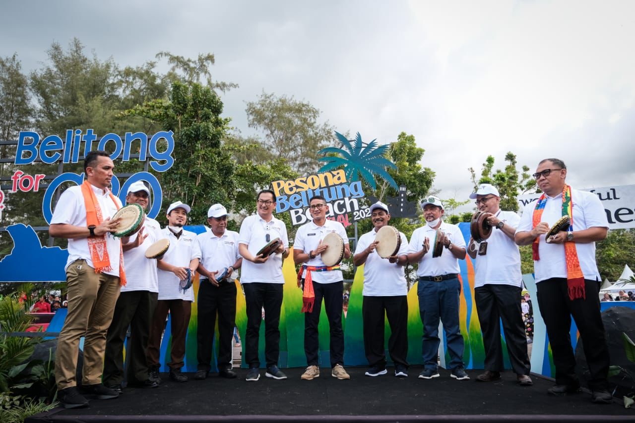 Minister van Toerisme opent 2022 Pesona Belitung Beach Festival
